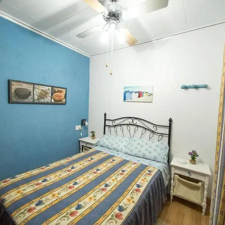 Feriehus Casa Con Grande Terraza Cerca De La Playa Torrevieja